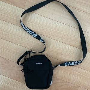 Supreme ss18 shoulder bag black